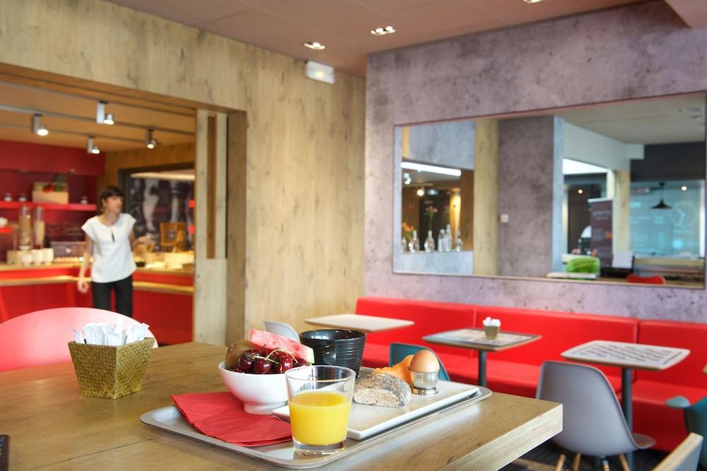 ホテル Ibis Pau レスカー エクステリア 写真