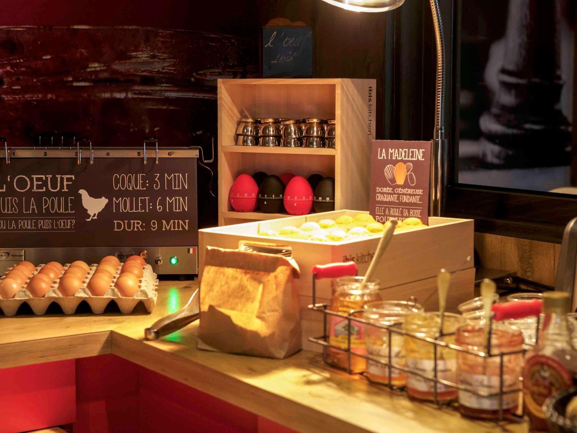 ホテル Ibis Pau レスカー エクステリア 写真