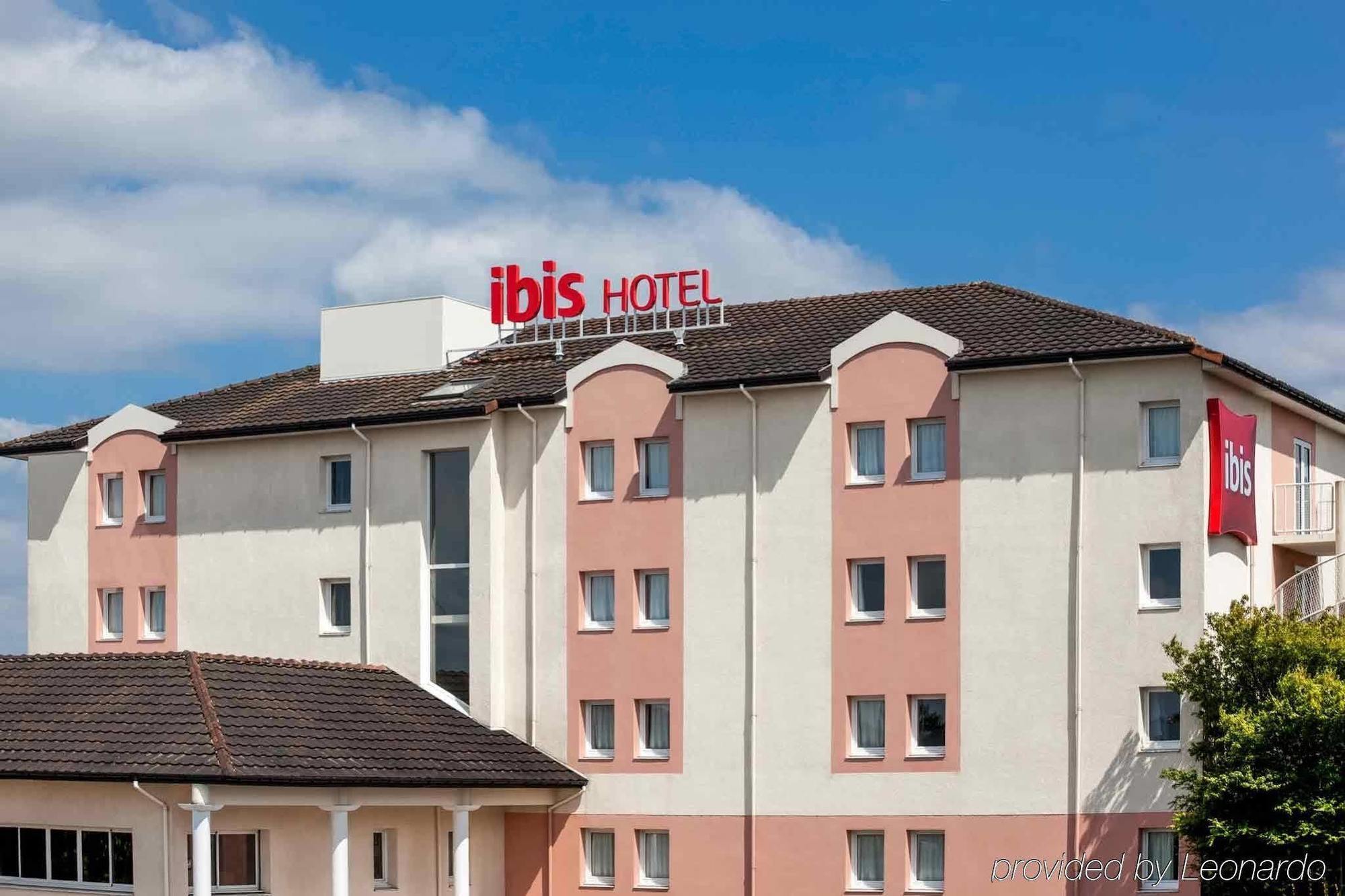 ホテル Ibis Pau レスカー エクステリア 写真