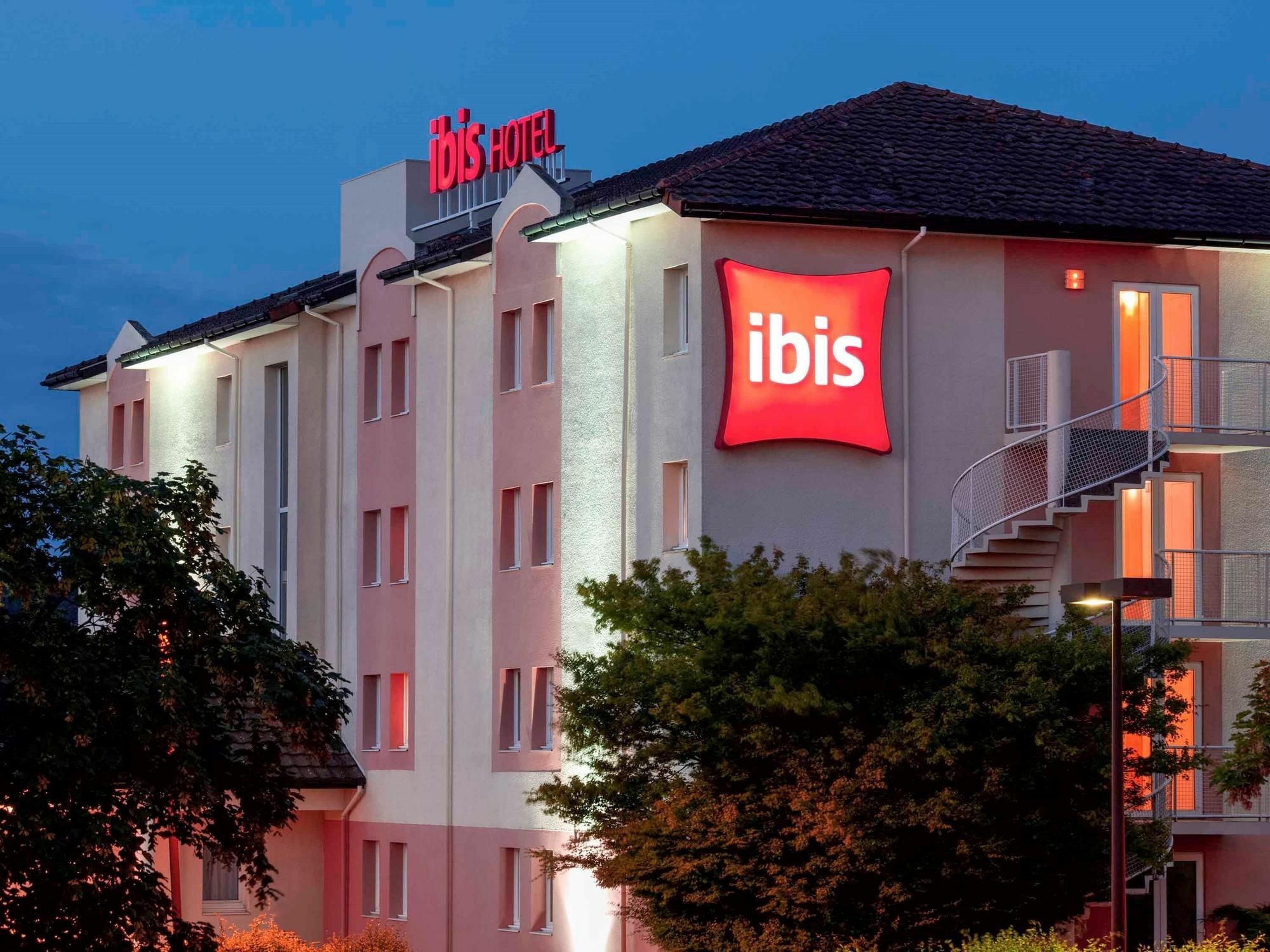 ホテル Ibis Pau レスカー エクステリア 写真