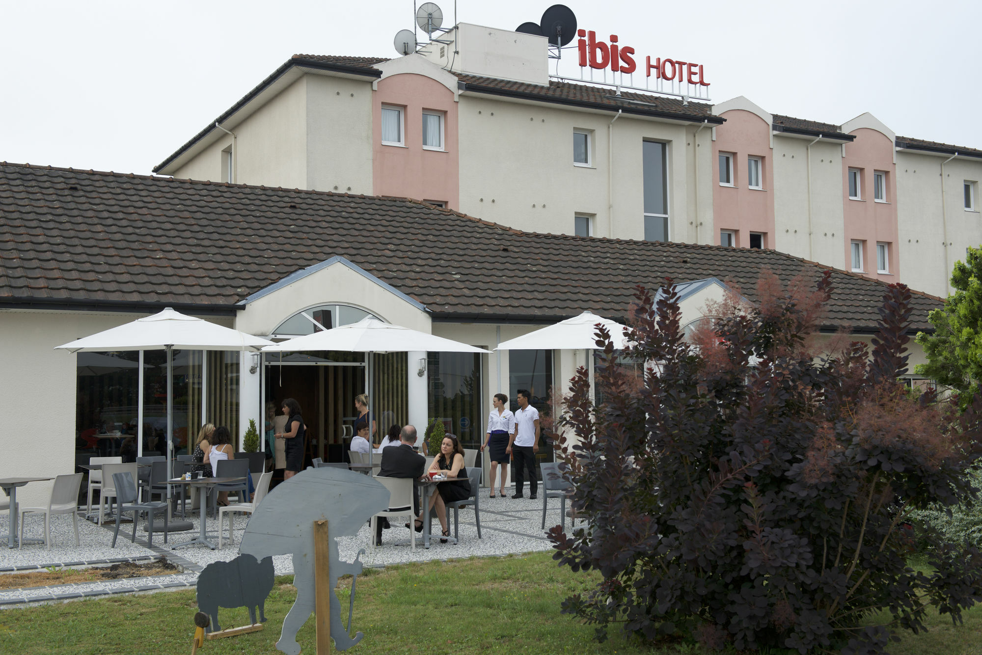 ホテル Ibis Pau レスカー エクステリア 写真