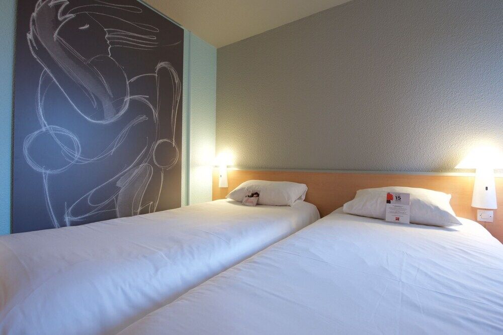 ホテル Ibis Pau レスカー エクステリア 写真